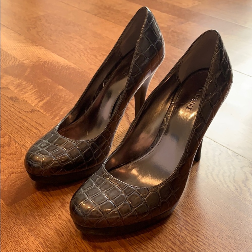 ALFANI Brown Metallic Pumps 6
